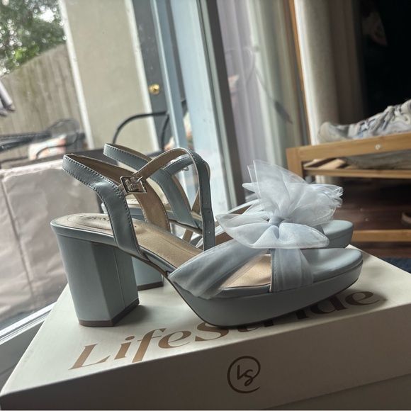 Life Stride Women's Light Blue Block Heels - Picture 1 of 5